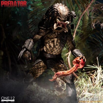 Mezco One:12 Predator Deluxe Edition Action Figure