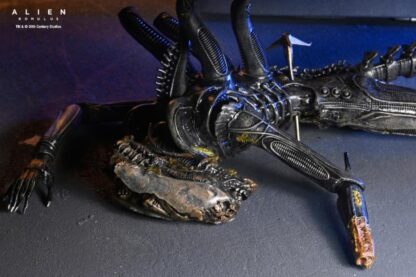 NECA Alien Romulus Suspended Lab Xenomorph  XX121 Action Figure