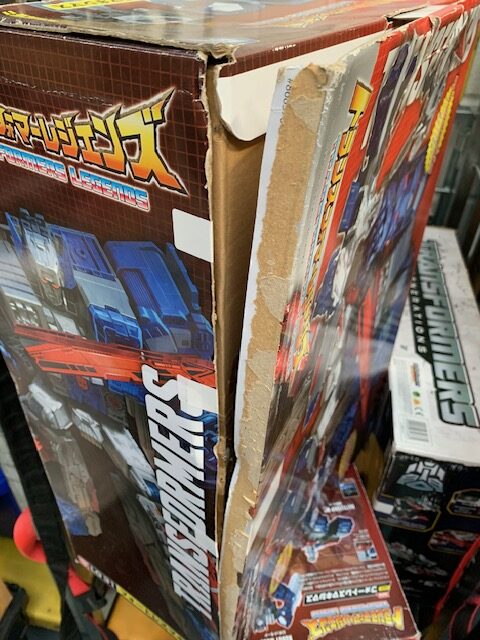 IMG_7258 Transformers Legends LG-31 Titan Class Fortress Maximus - Damaged Box