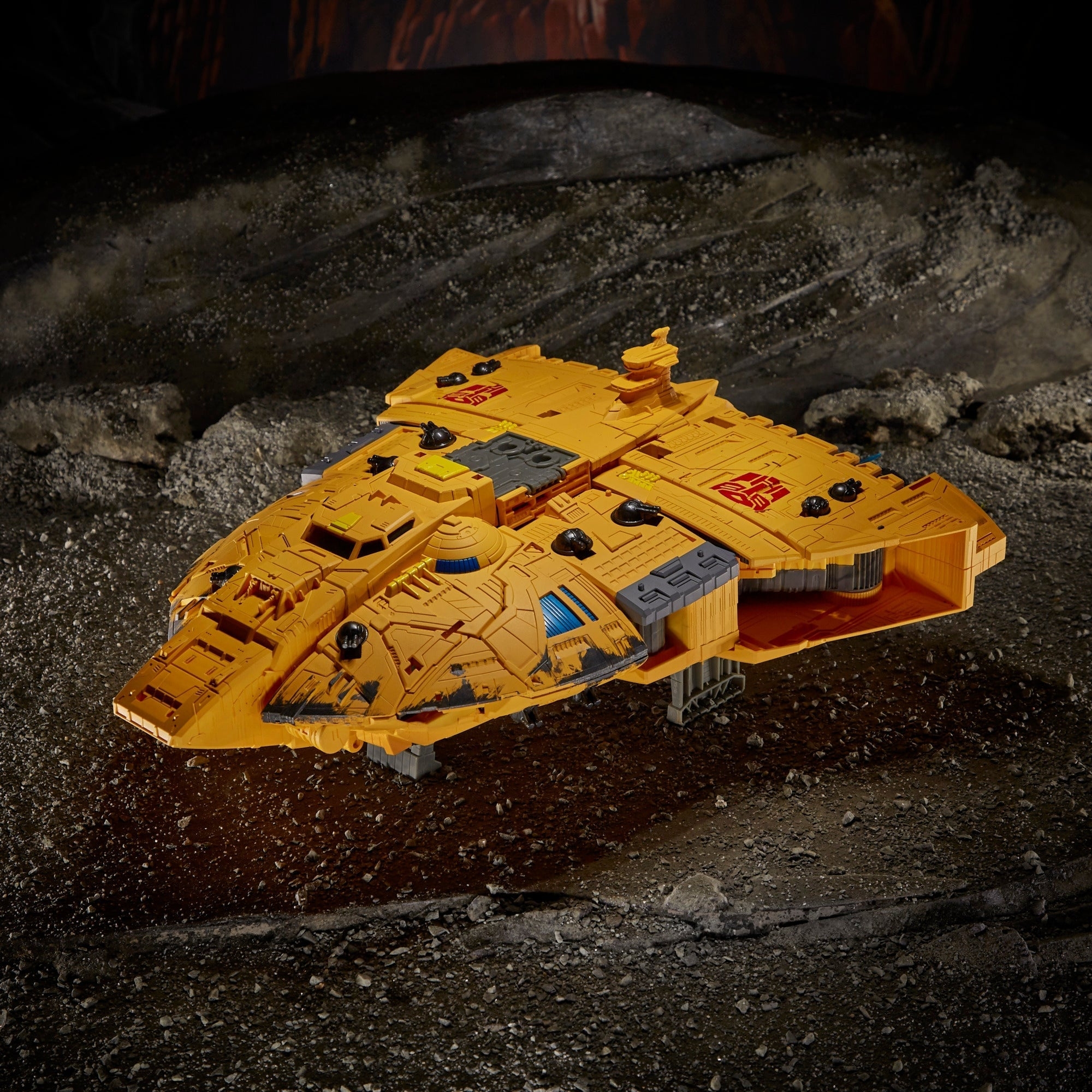 ark Transformers Kingdom Titan Class Ark